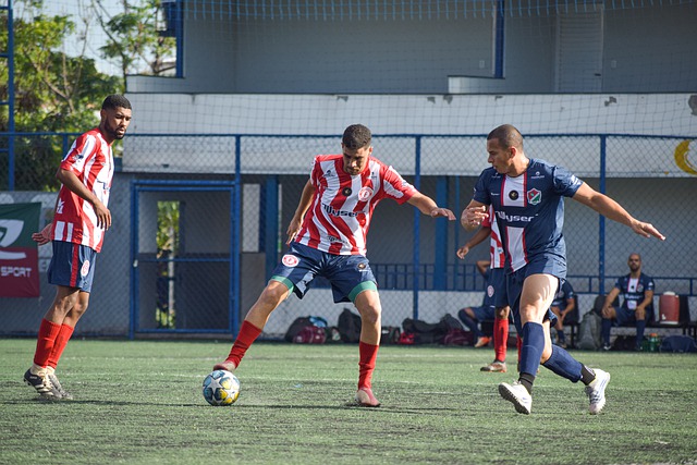 太阳报：狼队球迷团体将在对阵曼联前晚进场15分钟抗议老板