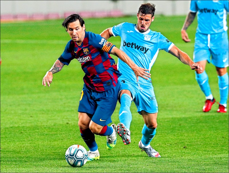 半场战报：乌迪内斯0-0博洛尼亚