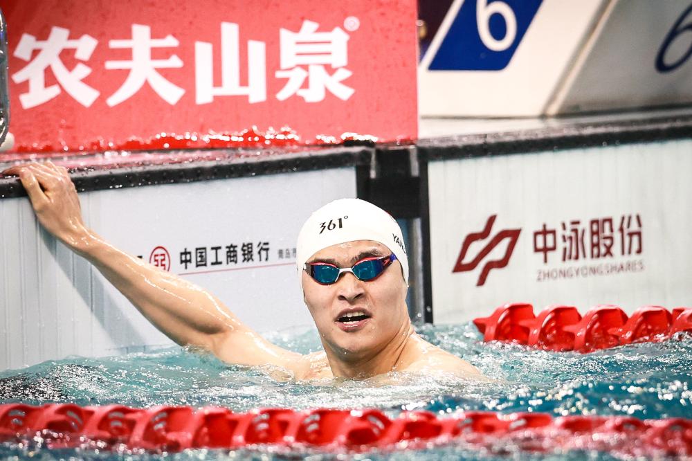 阿森纳签下双胞胎兄弟埃德温和霍尔格·金特罗，主教练阿尔特塔阻止本·怀特离队，球队领先曼城。